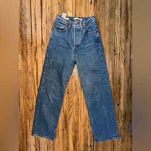 Levi 501s short 24w